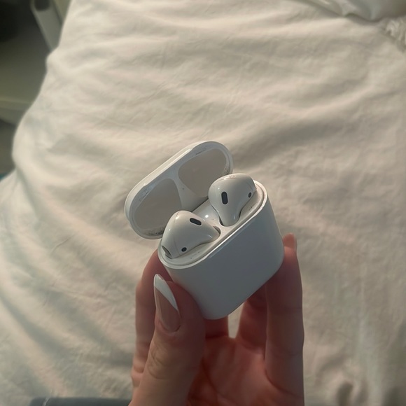 2nd generation AirPods